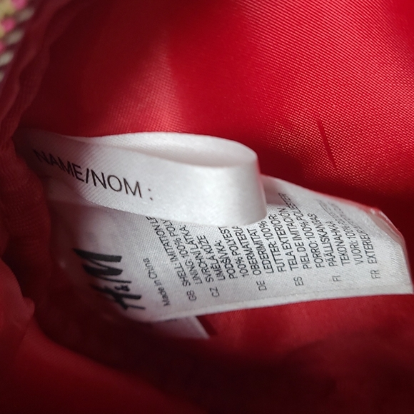 Sold- H&M Small Flower Purse - Picture 9 of 11